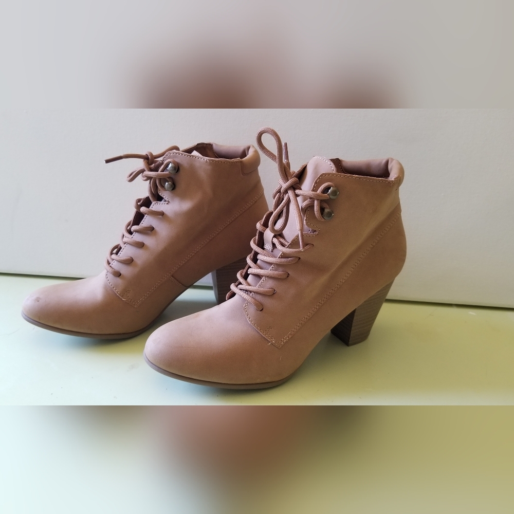 Lace-Up Women's Ankle Boots in Blush